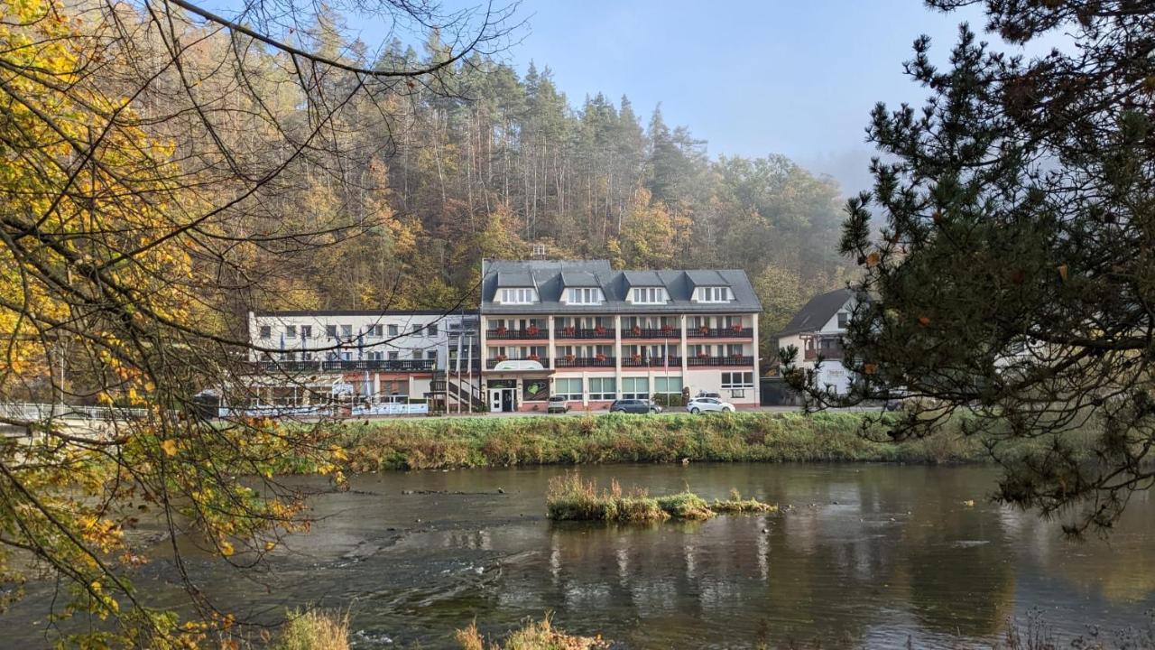 Hotel Am Schlossberg Ziegenrück Екстериор снимка